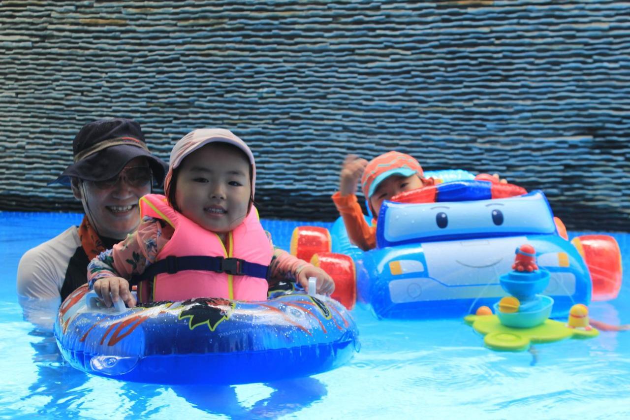 Vivian Villa & Apartment By My Khe Beach Da Nang Exterior photo